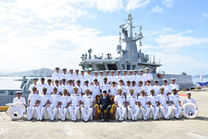 马来西亚海军将中国造濒海任务舰开回国 民众热烈欢迎