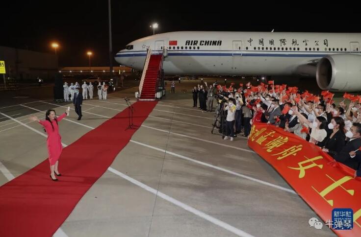 "孟晚舟回国"突然炸锅!加拿大放弃引渡引燃舆论,中国做到了!