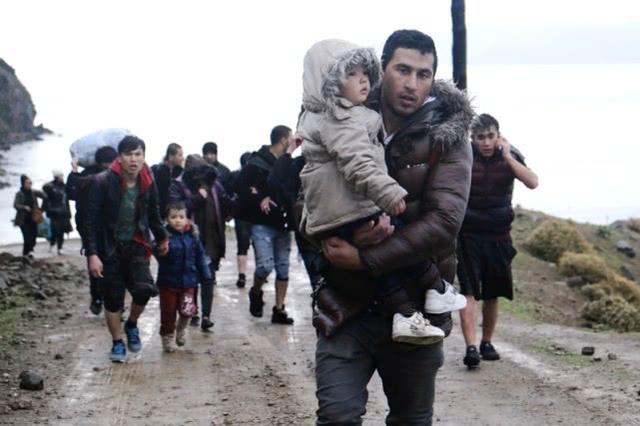 土耳其部署1000名精英特警，武力“协助”难民进入希腊