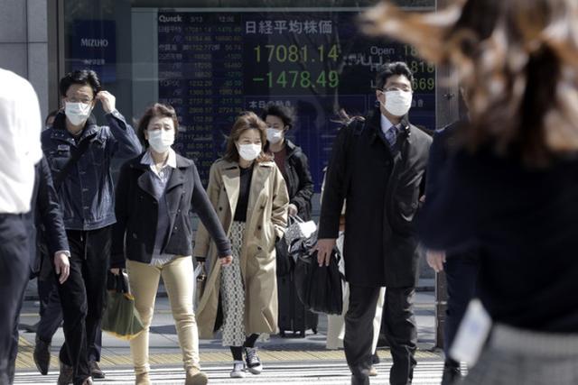 日本考虑给全民发钱缓解疫情影响，金额或超次贷危机时水平
