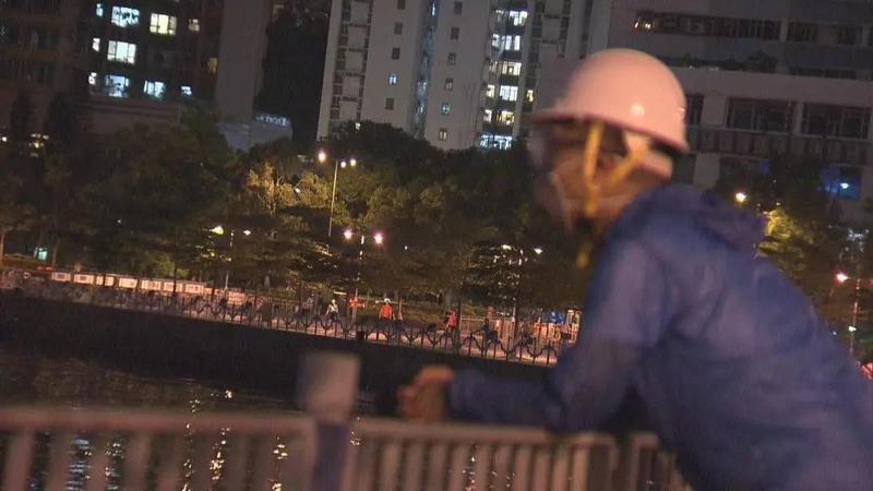 香港暴徒绝望感叹“输了”：再不上班就没钱生活了！