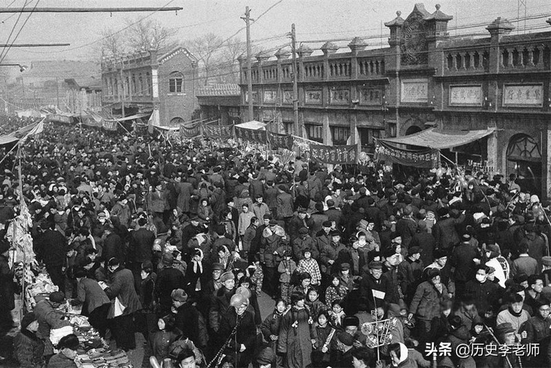 50年代春节老照片：当时物质匮乏但年味十足，这才是真正的过年