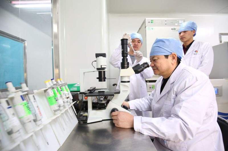 中国新冠疫苗开始人体注射实验 疫情的末日就要来到！