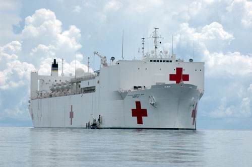 疫情日益严重，五角大楼绷不住了 海军准备调动医院船