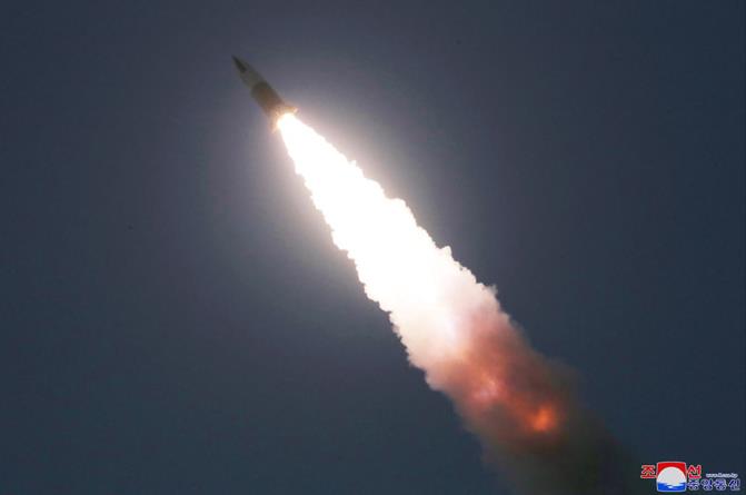 朝鲜再次试射超大型火箭炮 疫情当下释放何种信号？