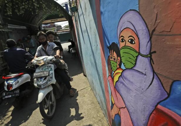 120万剂中国疫苗抵印尼 印尼民众欢腾 外媒却极力抹黑：很危险