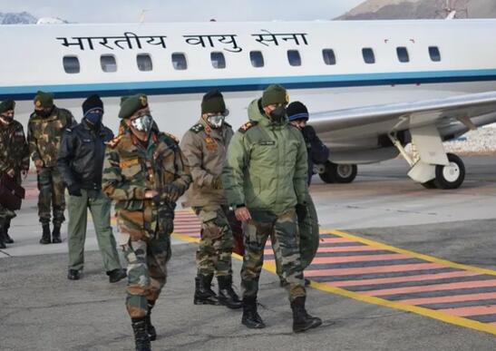 印媒：因中印谈判未果 印军参谋长飞到边境会见指挥官