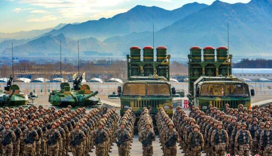 解放军西藏高原创造人类军史上第一次 硬实力远超印军！
