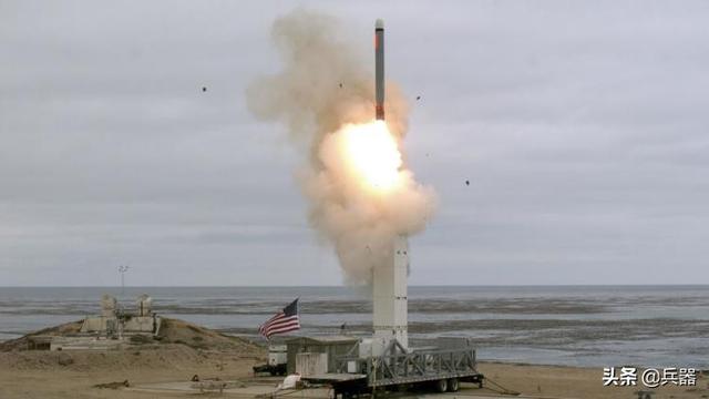 美国撕破中导条约，试射最新导弹！和中国某型导弹长得实在太像了