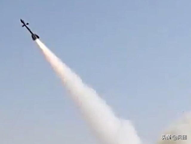 胡塞又胖揍沙特：又一架战斗机被击落！视频拍下了绝杀精彩全程