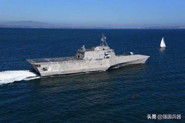 中国海军霸气现身太平洋某海域 应对“敌情”果断出击