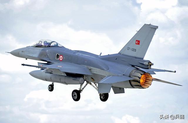 叙利亚大型导弹，截杀敌军F-16！曾击落大型客机，这次有否斩获？