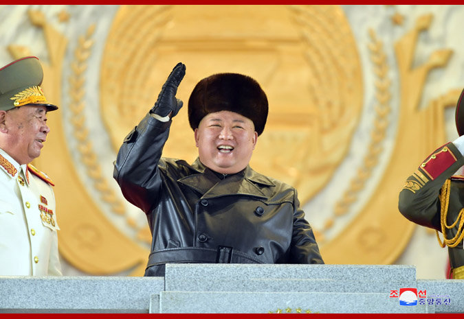 朝中社：纪念朝鲜劳动党八大阅兵式在平壤举行 金正恩出席