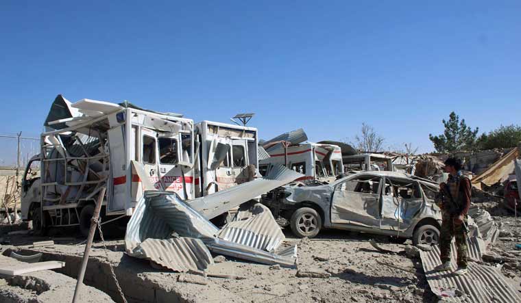 请外国“砖家”教人制炸弹不慎失手，30名塔利班人员被炸死