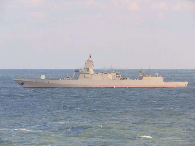中国海军又一艘万吨055型驱逐舰 拉萨舰正式入编