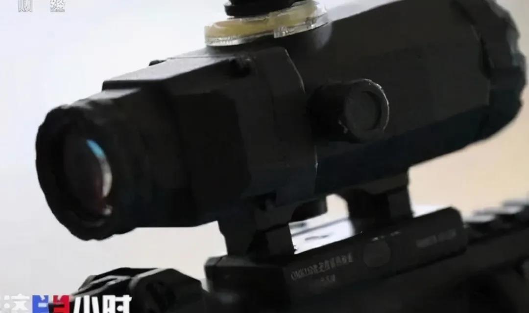 解放军高原侦察兵添利器：步枪配新瞄 说打左眼就不打右眼
