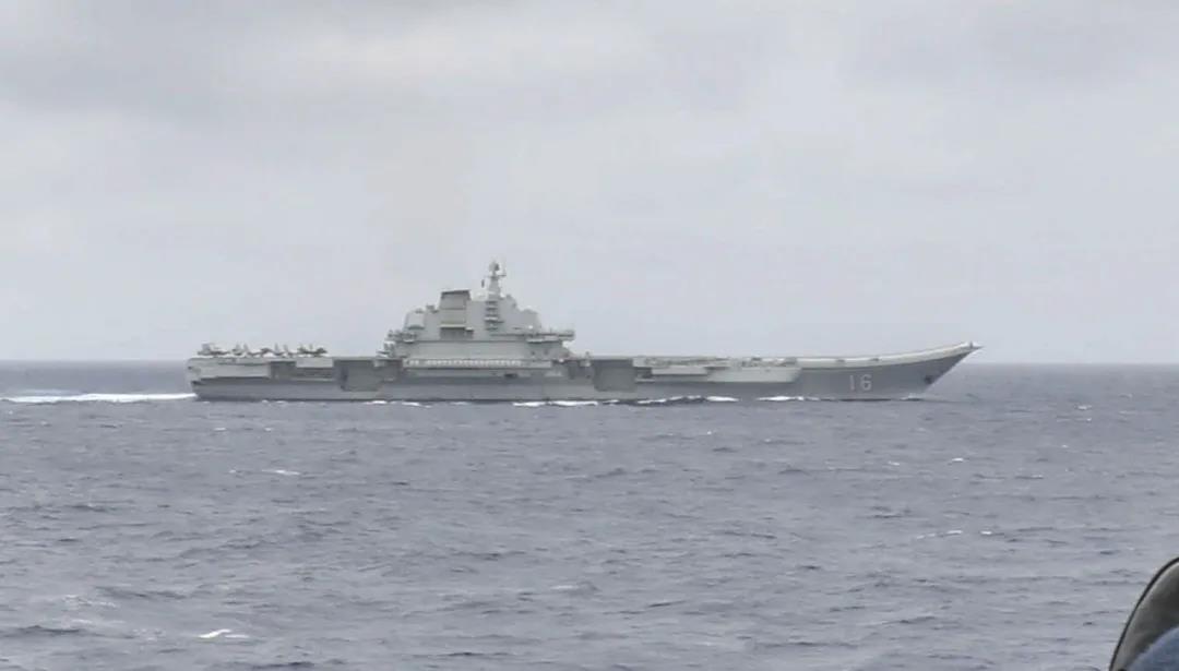 美国驱逐舰超近距离跟踪监视“辽宁”号 这些细节值得解读！
