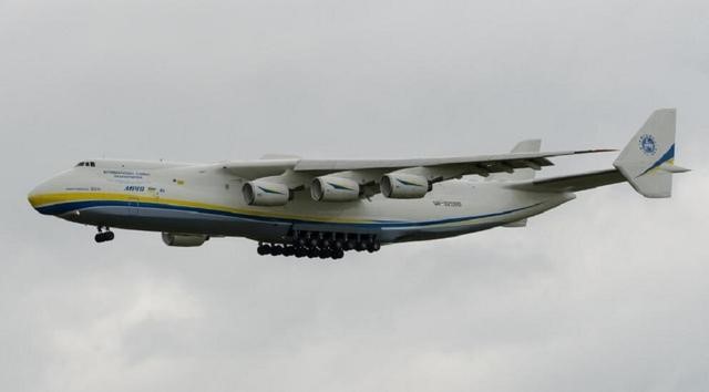 全面探索安-225，一款全球最大的飞机，32个轮子640吨起飞重量