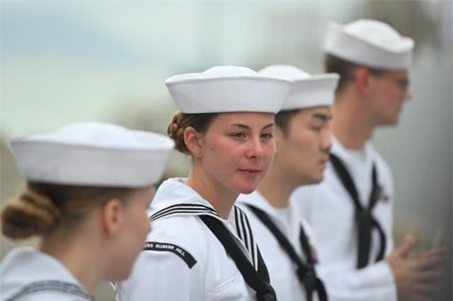 美航母上为什么要配备600名女兵，俄：美军为达目的真是不择手段