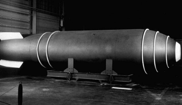中国第一颗原子弹研制成功时，美、苏联、英、法都是何反应？