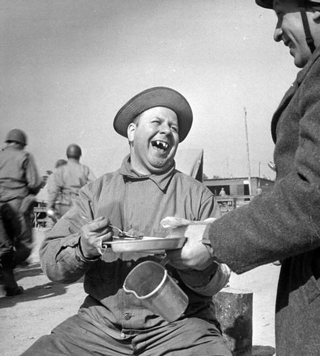二战伙食图片